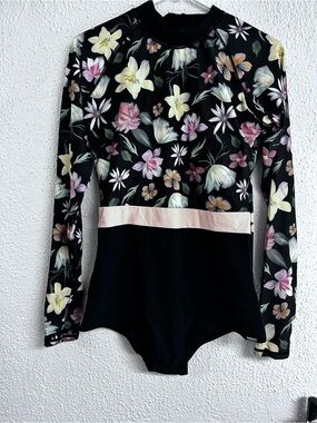 NWT AXESEA Womens Long Sleeve Rash Guard UV 50+ Sun Protection Printed Surf 14